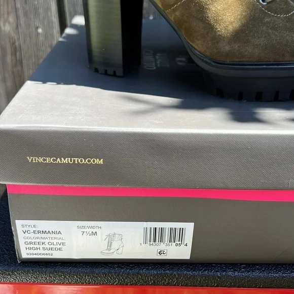 Vince Camuto Ermania Boot size 7.5M women - Picture 7 of 7